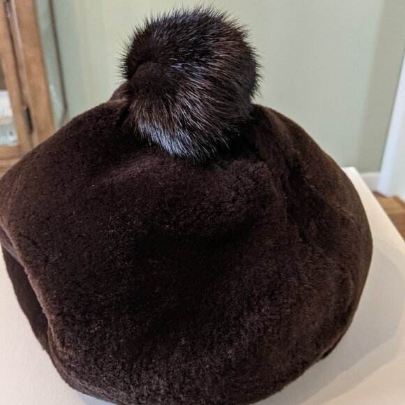 Brown sheared mink beret hat with pom pom - Picture 1 of 4